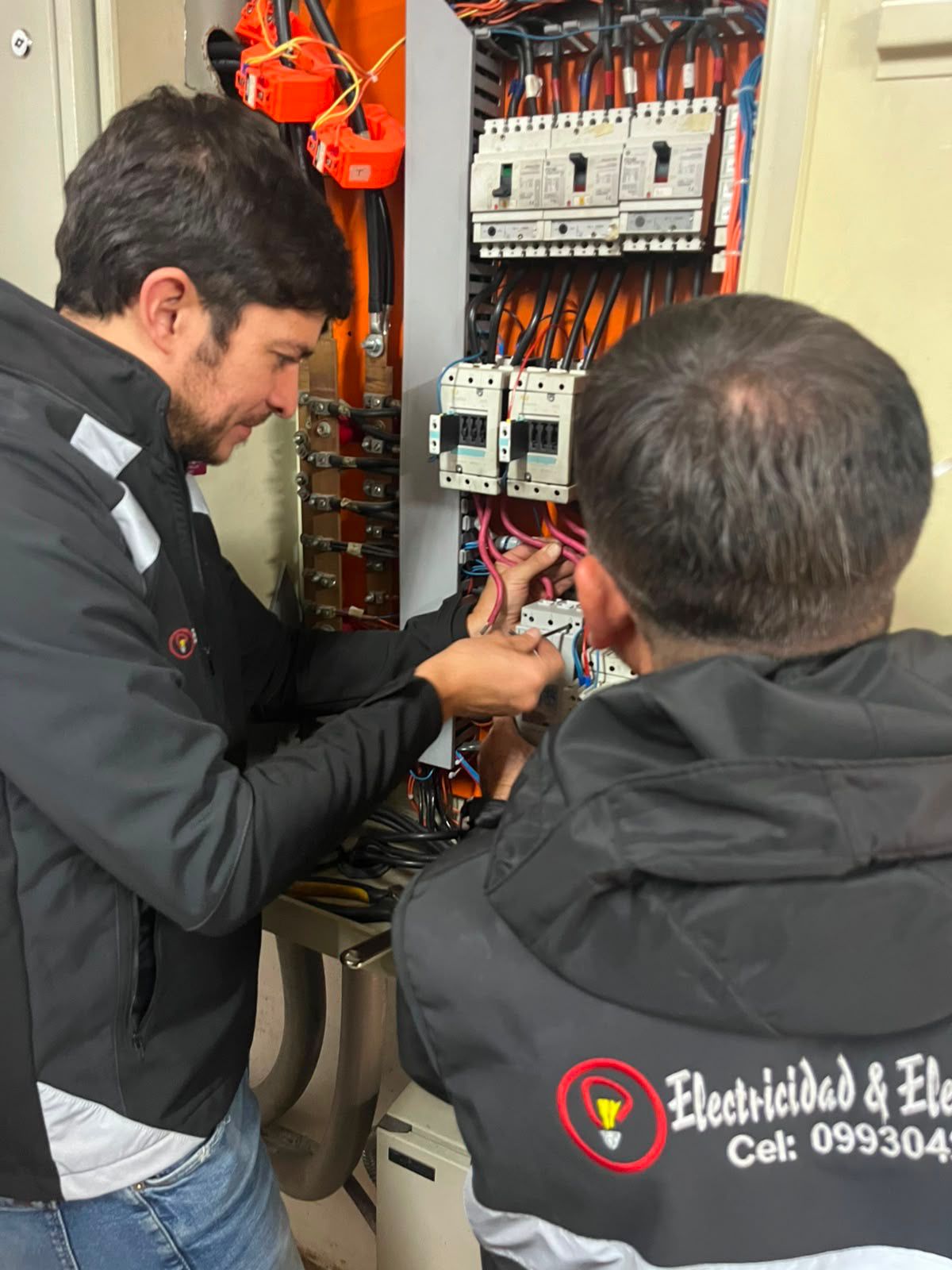 Plástico Rival - Instalaciones eléctricas industriales